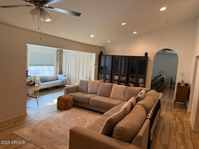 Foto del edificio - 15407 S 38th St