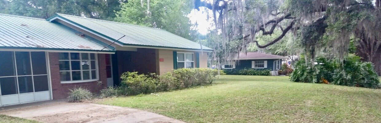 Primary Photo - 8820 E Orange Ave