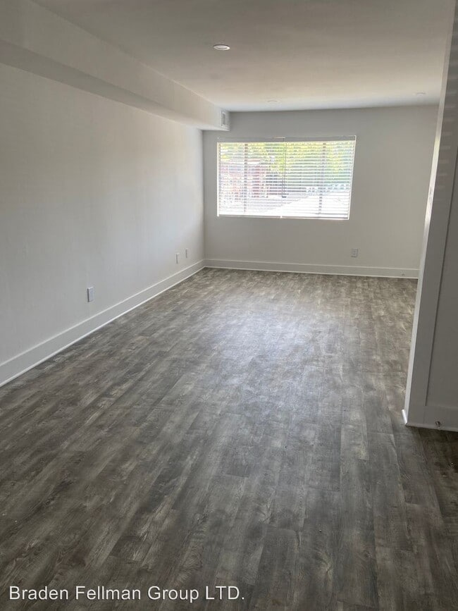 Building Photo - 1156 Woodland Ave NE