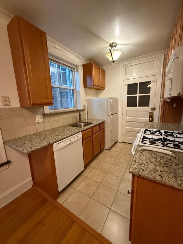Foto del edificio - 2044 W Farragut Ave