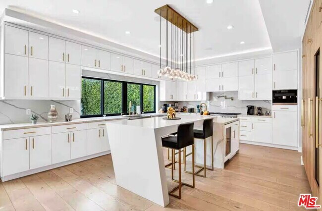 Foto del edificio - 13812 Cumpston St