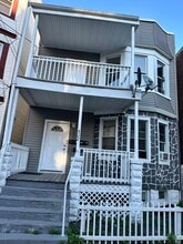 Building Photo - 422 Jelliff Ave