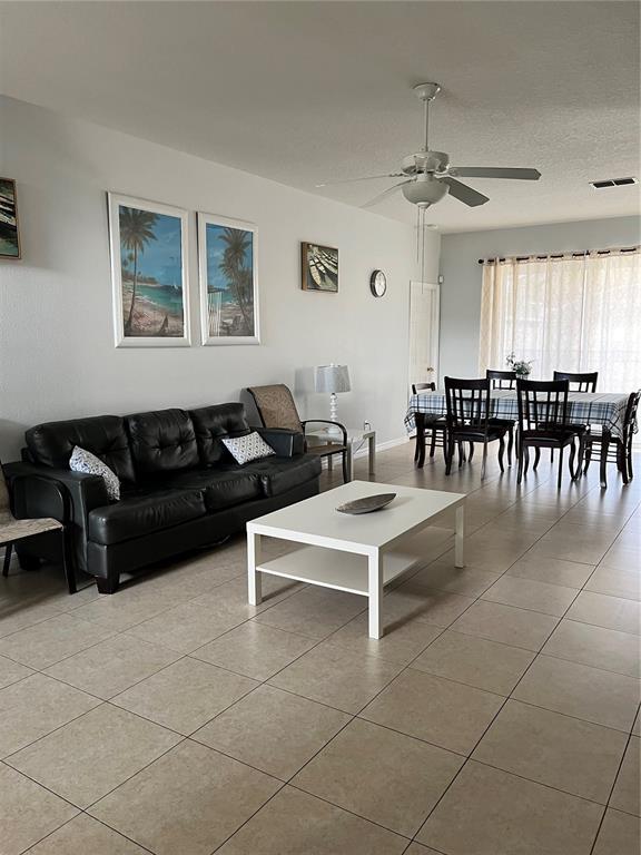 Foto del edificio - 1023 Tourmaline Dr
