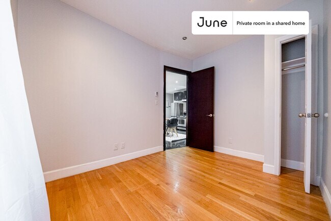 Foto del edificio - Room in Shared 3 bed/1 bath home