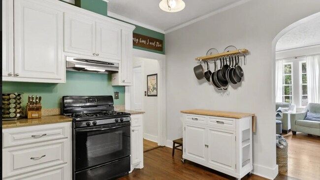 Building Photo - 3545 Northview Dr