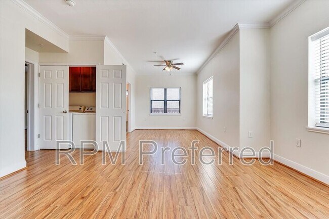 Building Photo - 10102 Neuens Rd