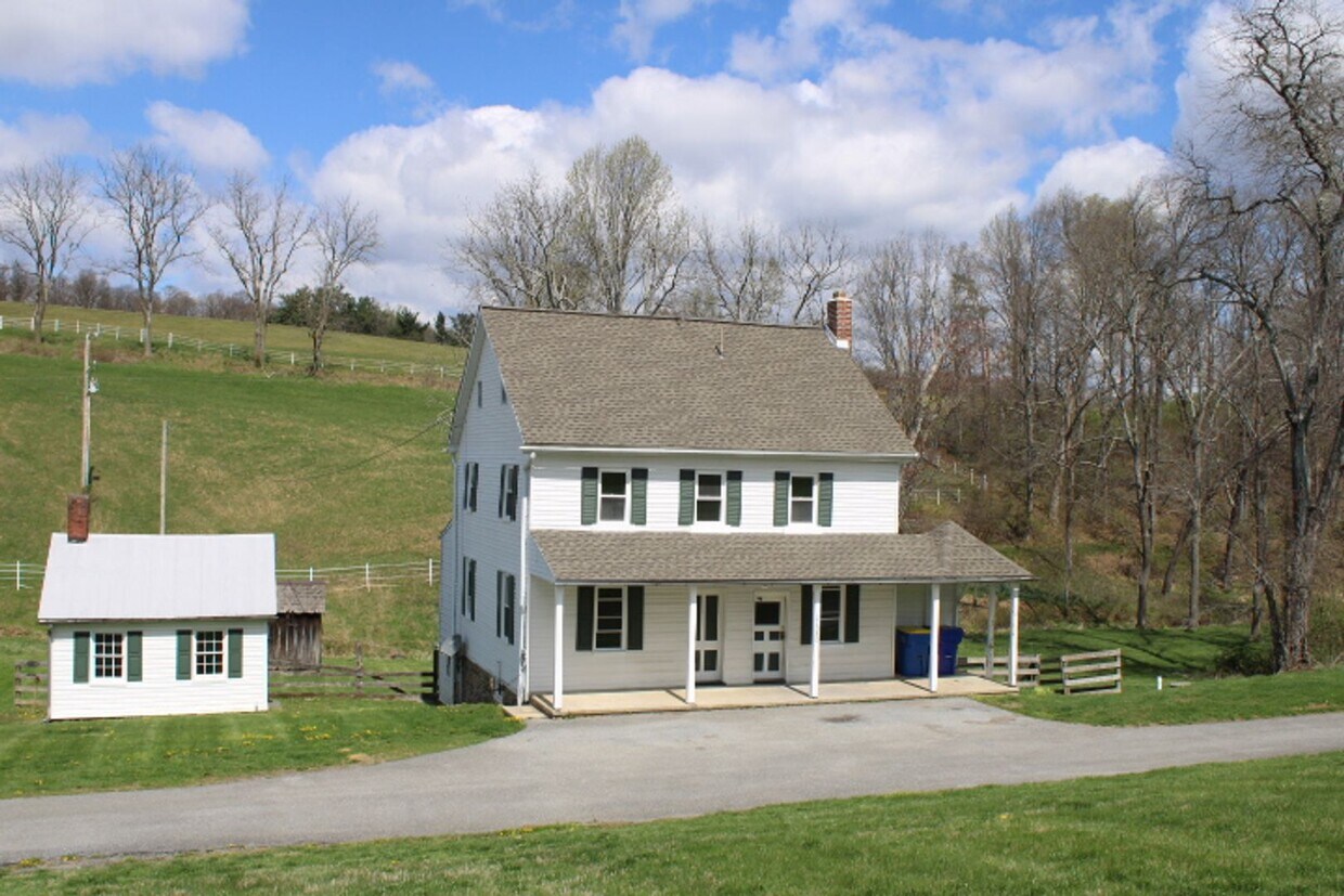 Primary Photo - Single Family Farm House