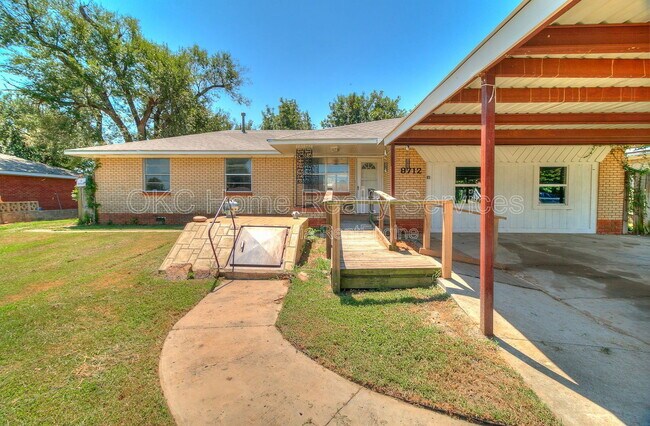 Foto del edificio - 8712 NE 25th St