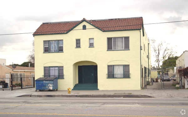 Primary Photo - 138 W Florence Ave