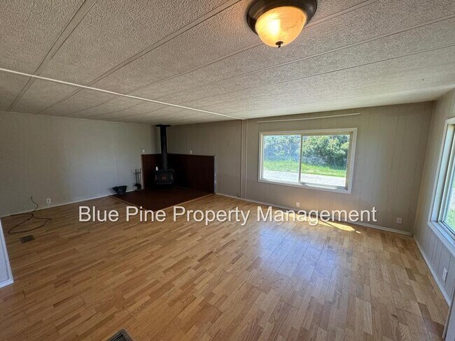 Building Photo - 317 N 200 W
