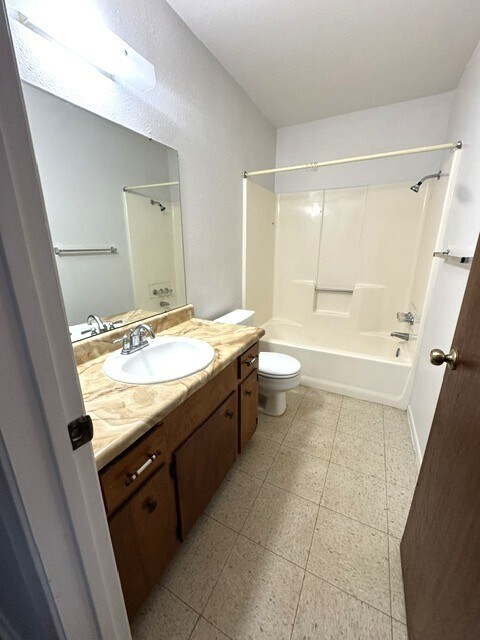 Foto del edificio - 2101 Eastwind St
