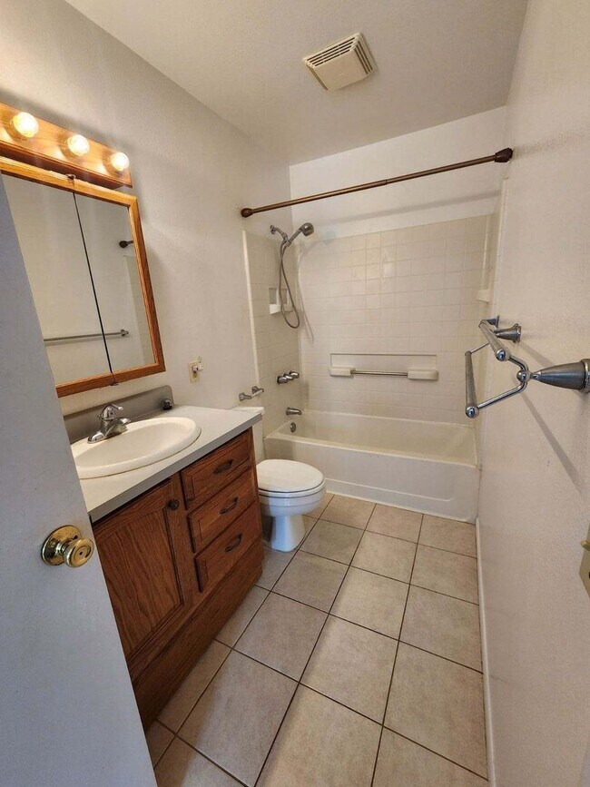 Foto del edificio - Golf Course Facing 1 Bedroom Waikoloa Village Condo