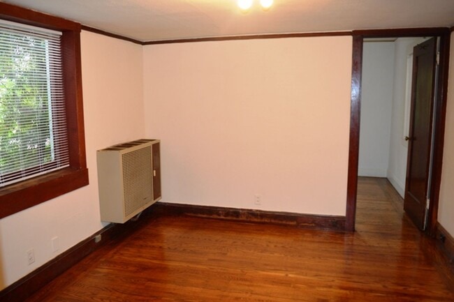 Building Photo - Girard72