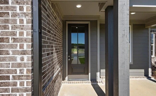 Building Photo - 660 Bolivar Dr