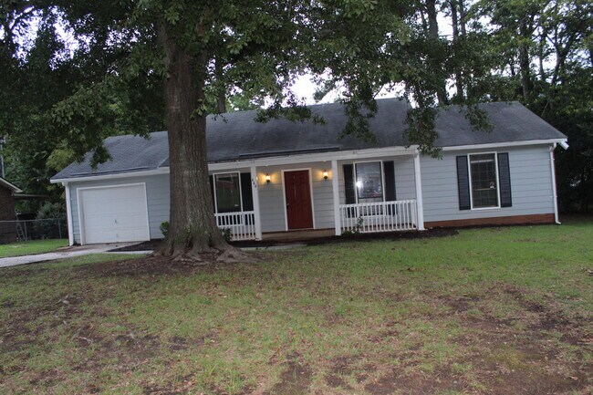 Foto del edificio - 446 Pheasant Run Dr