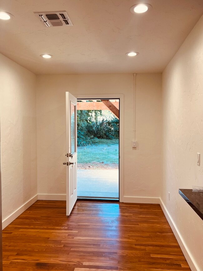 Photo - 514 W Turney Ave House