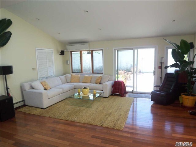 Foto del edificio - 106 Squirrel Ln