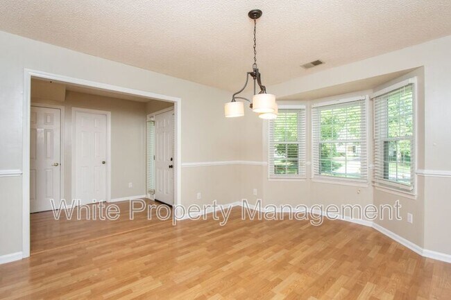 Foto del edificio - 3209 Silver Pond Ct