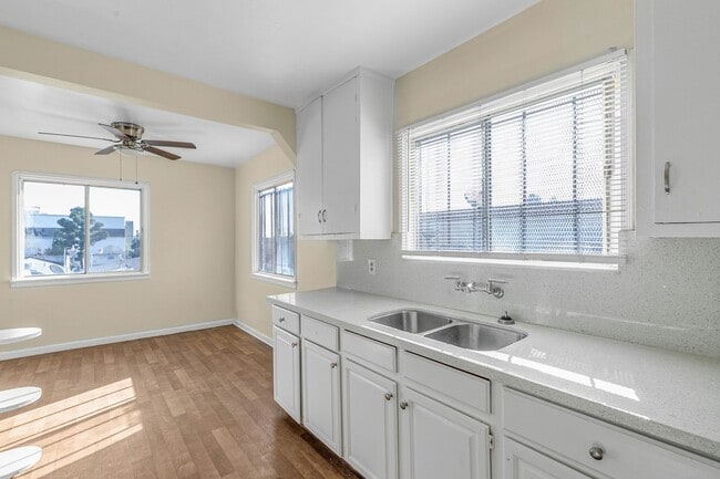 10627 1/2 S Vermont Ave - 10627 1/2 S Vermont Ave Apartment