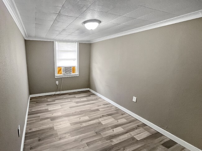 Building Photo - 434 2nd Ave