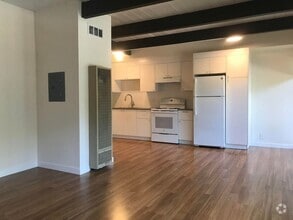 Building Photo - 360 Jean St