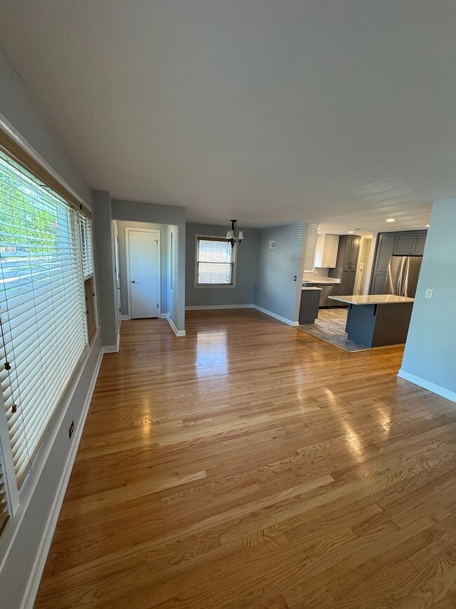 Foto del edificio - 6320 N Kildare Ave