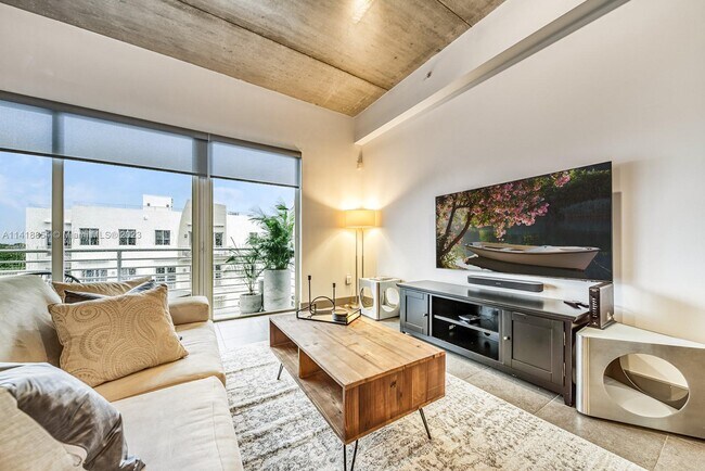 Building Photo - 110 SE 2nd St