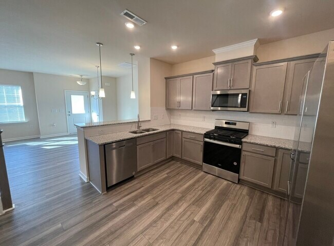 Foto del edificio - 228 Ribbon Rail St