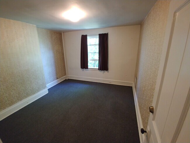 Dormitorio 1 - 193 Morewood Ave