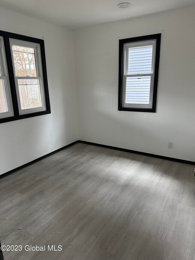 Building Photo - 2036 Fiero Ave