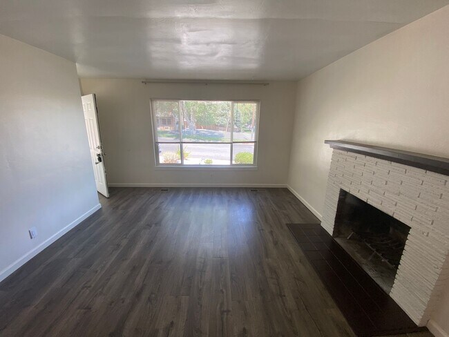 Foto del edificio - 400-404 LaRue Ave.