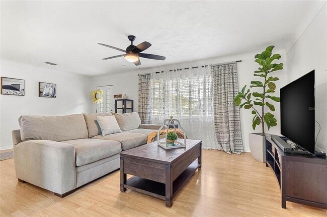 Foto del edificio - 6190 36th Ave N