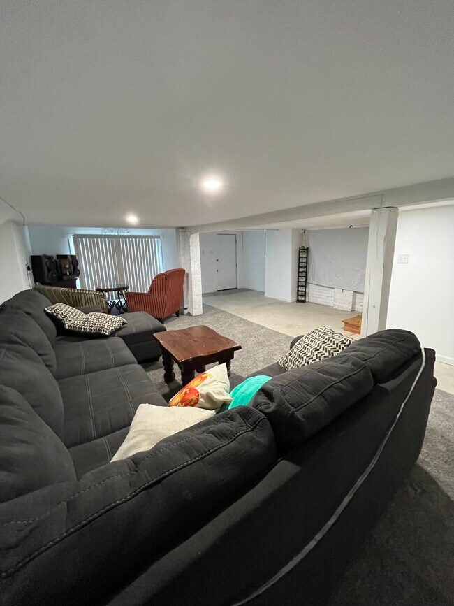 Foto del edificio - 111 Bethpage Rd