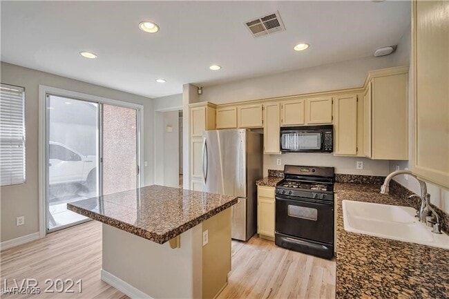 Building Photo - 10966 Positano St