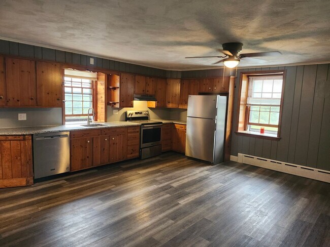 Foto del edificio - 366 Ridge Rd