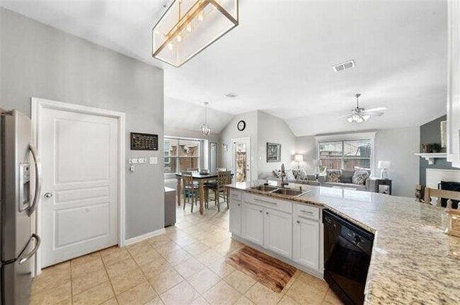 Building Photo - 2644 Calmwater Dr