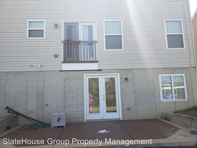Building Photo - 4 br, 3 bath House - 6025 Bayberry Ave