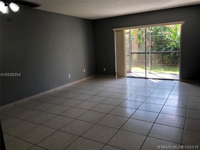 Foto del edificio - 17000 NW 67th Ave