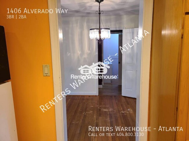 Building Photo - Charming Home With Lots Of Updates!