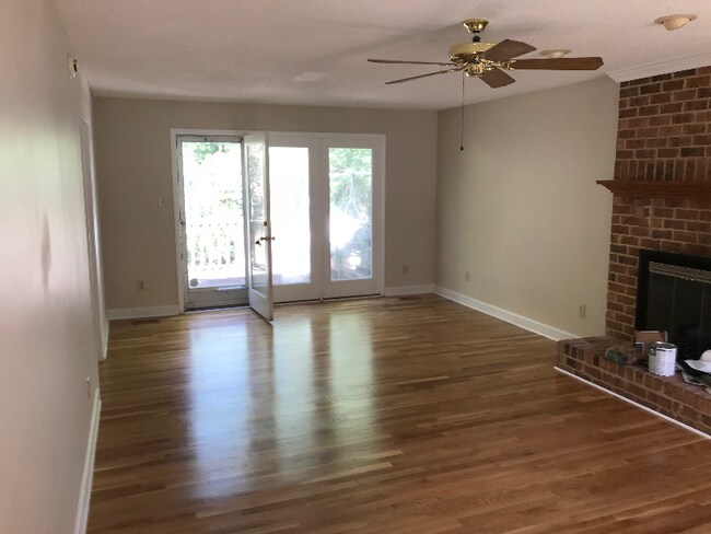 Building Photo - 4000 Kismet Dr