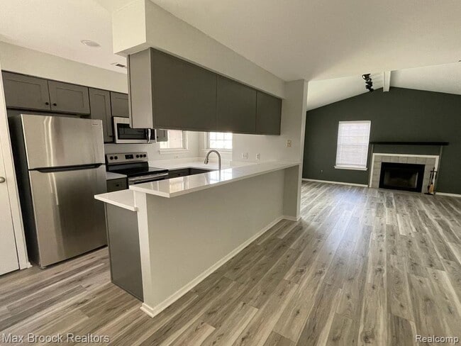 Building Photo - 6635 Bellows Ct