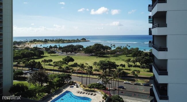 Building Photo - 2 br, 2 bath Condo - 1300 Ala Moana Blvd