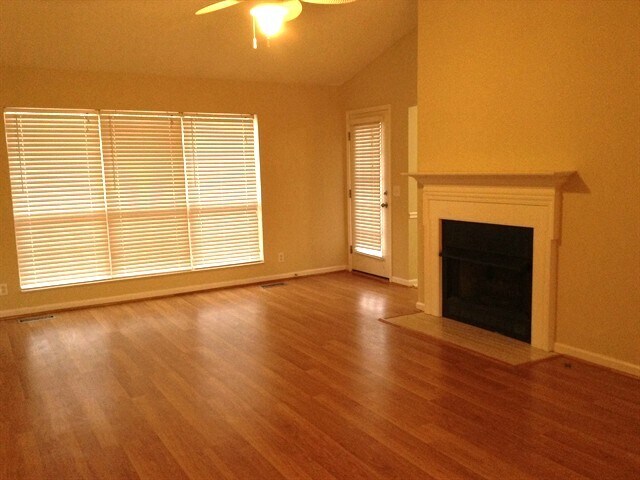 Building Photo - 3000 S Waterford Ct