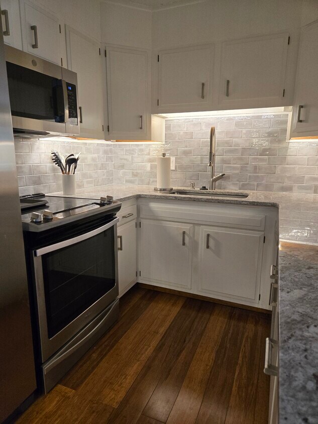 Foto principal - 31 Hamlin Ln