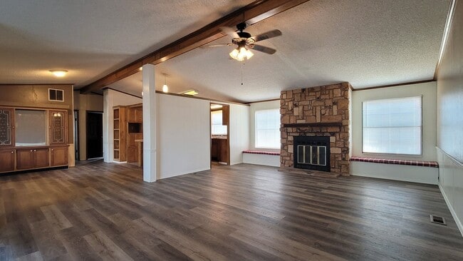 Building Photo - DOUBLE WIDE  IN COMMANDER'S PALACE