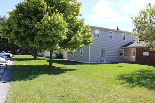 Building Photo - 605 5th St