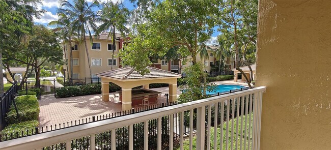 Foto del edificio - 7085 Nova Dr