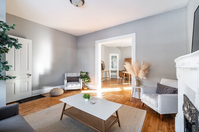 Foto del edificio - Rare Frederick Townhouse Unit - across from Whole Foods, St. Mary's, Bradford Beach