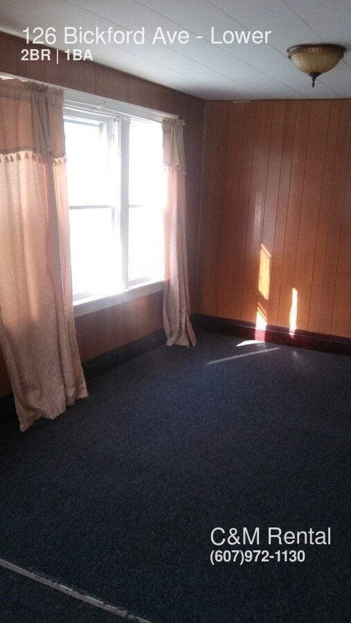 Foto del edificio - 126 Bickford Ave