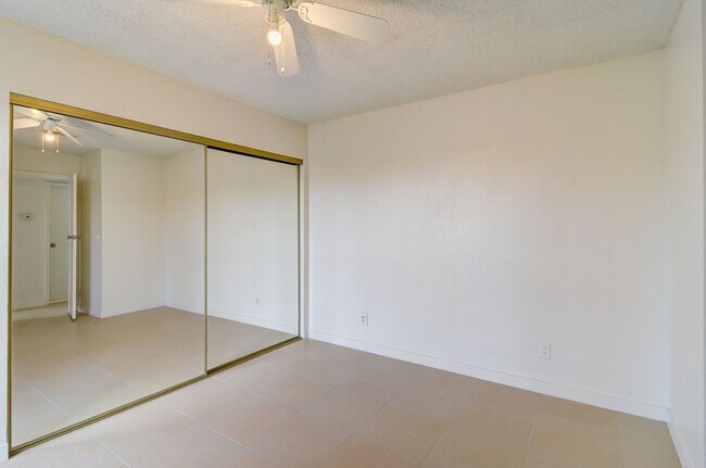 Foto del edificio - 2981 Country Manor Ln